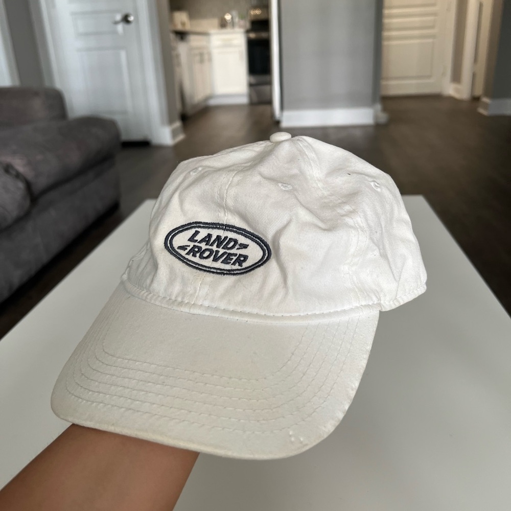 Land Rover White Cap
